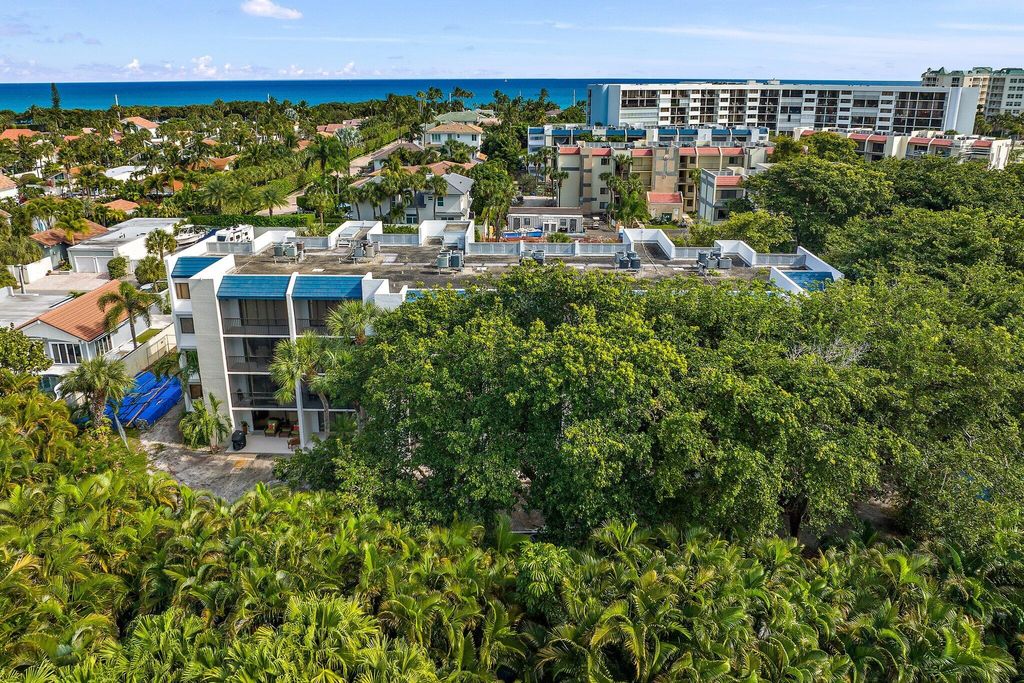 Photo of 1605 S Us Highway 1 #E202, Jupiter, FL 33477 (MLS # R10779901)