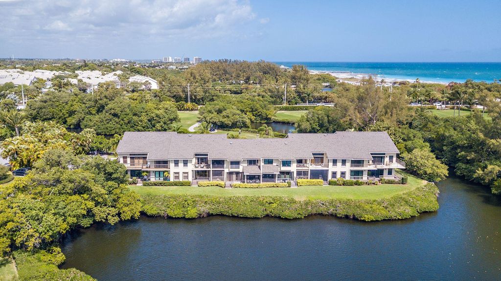 Photo of 1809 Fairway Drive S, Jupiter, FL 33477 (MLS # R10788910)