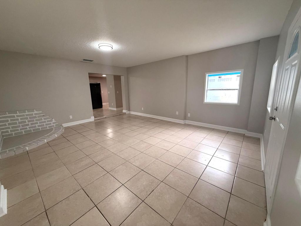 Photo of 407 N 29th Street, Fort Pierce, FL 34947 (MLS # B26002101)