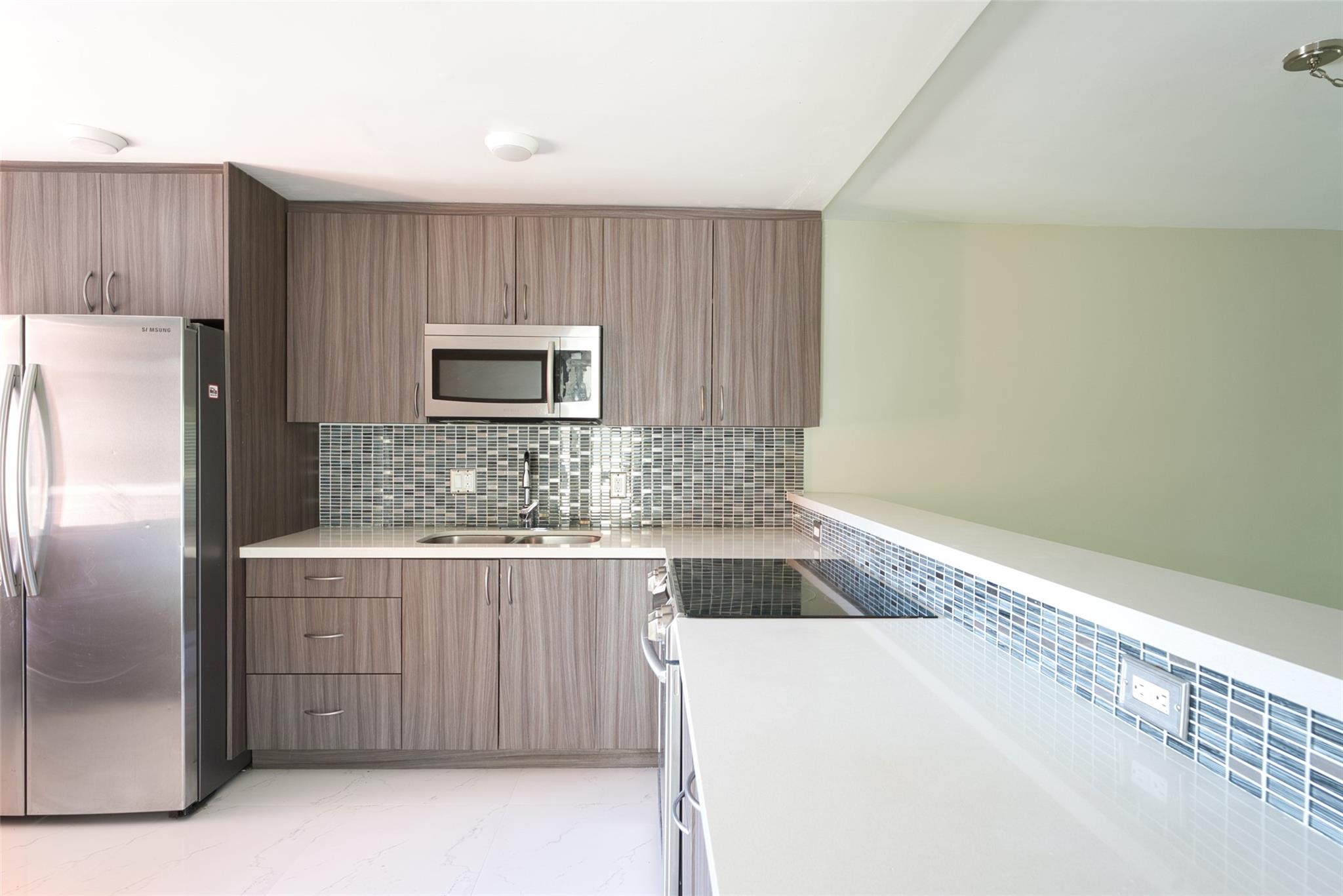 227 Lakeview Dr 105