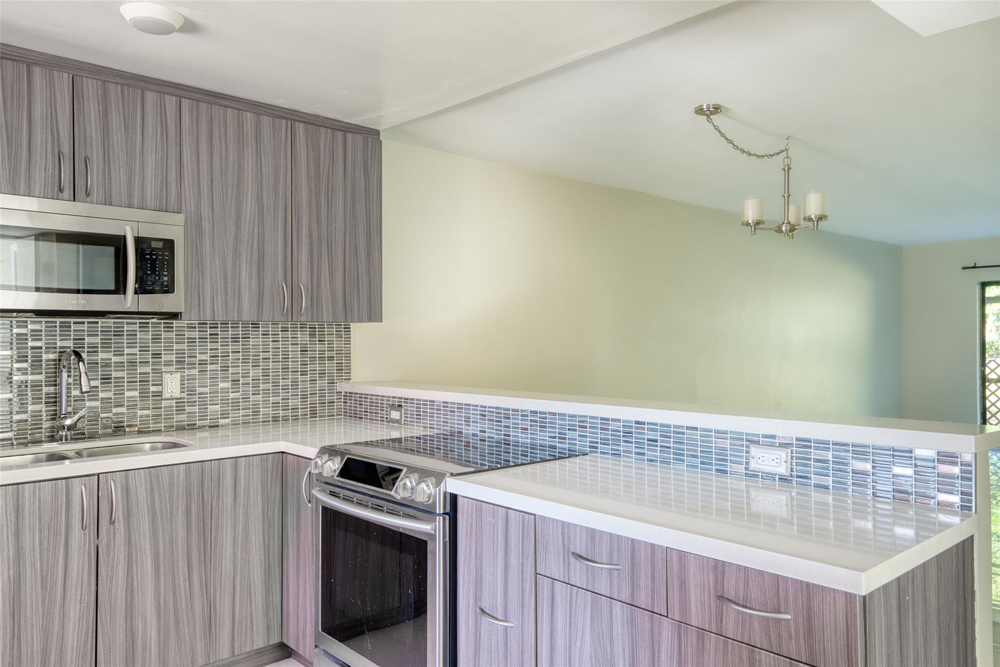 227 Lakeview Dr 105