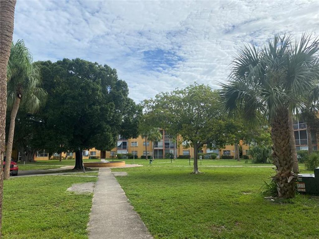 Photo of 4354 NW 9th Avenue #14-1E, Deerfield Beach, FL 33064 (MLS # F10511211)