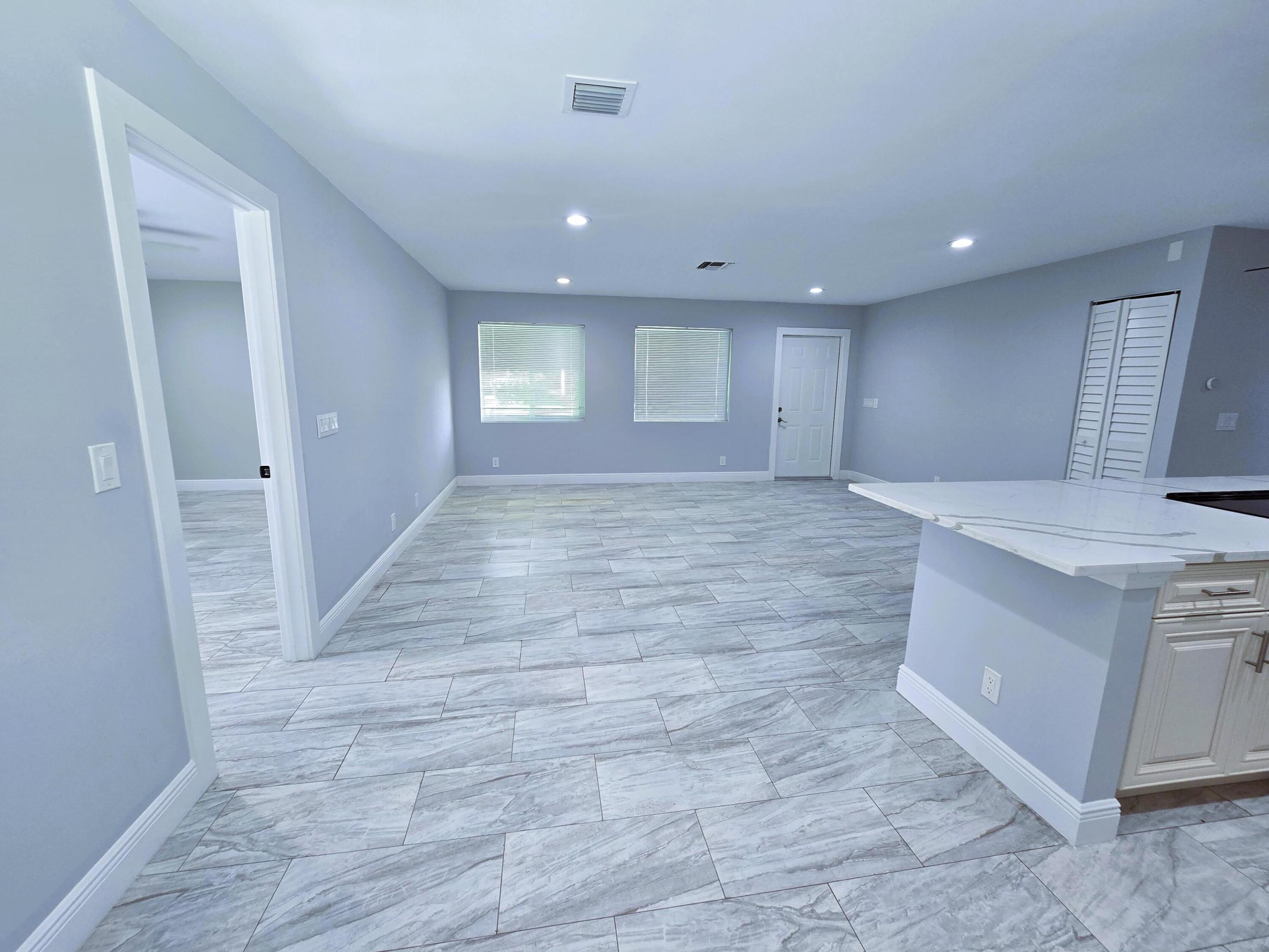 PALM BEACH LAKES SOUTH - Residential Lease