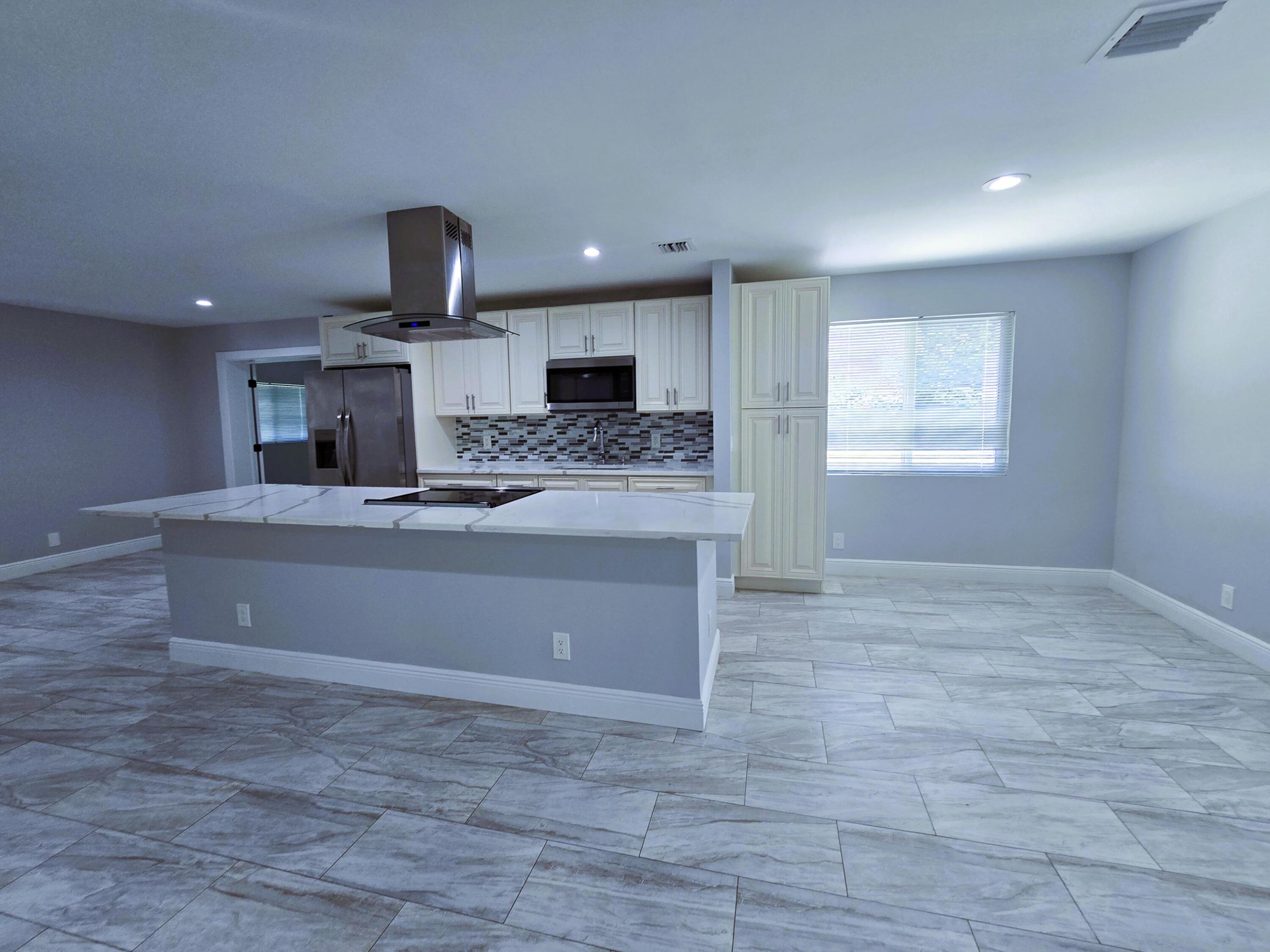 PALM BEACH LAKES SOUTH - Residential Lease