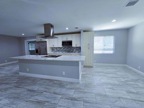 324 S Chillingworth Drive West Palm Beach FL 33409