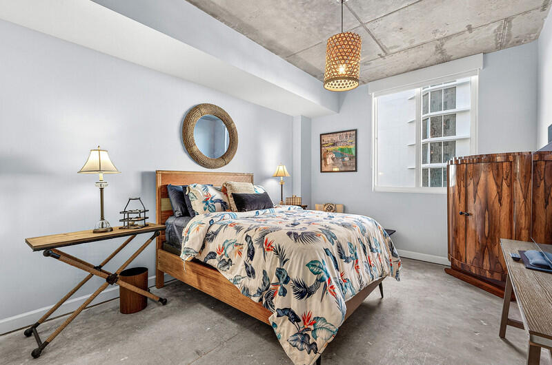 VILLA LOFTS CONDOMINIUM - Residential