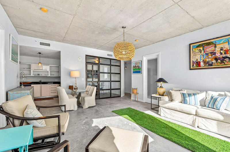 VILLA LOFTS CONDOMINIUM - Residential