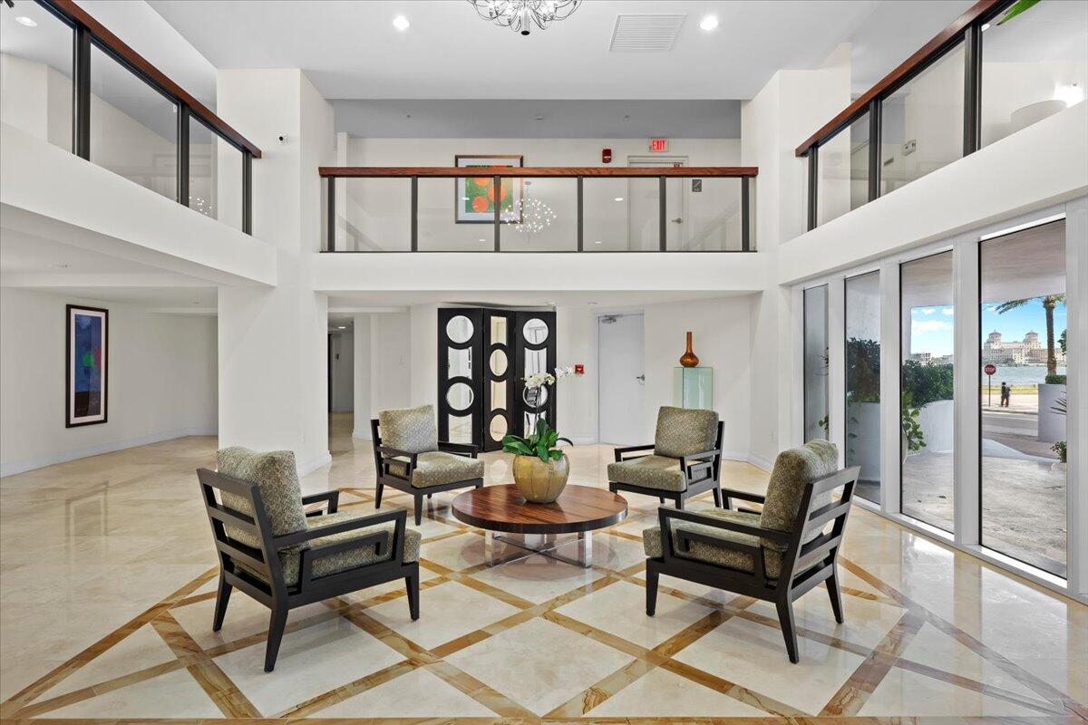 VILLA LOFTS CONDOMINIUM - Residential