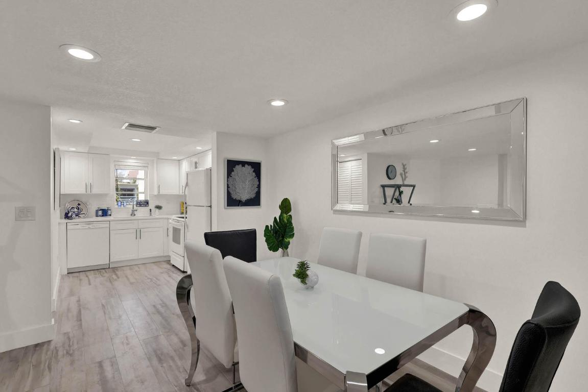 VILLA DEL SOL CONDOMINIUM - Residential