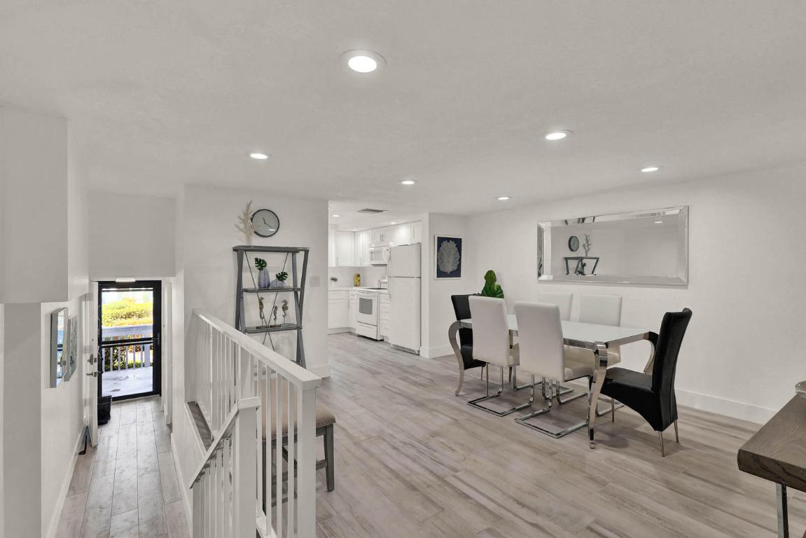 VILLA DEL SOL CONDOMINIUM - Residential