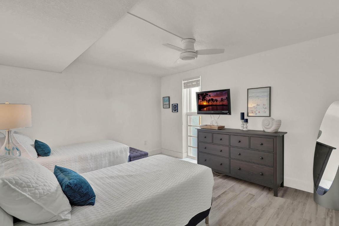 VILLA DEL SOL CONDOMINIUM - Residential