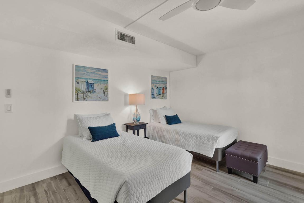 VILLA DEL SOL CONDOMINIUM - Residential