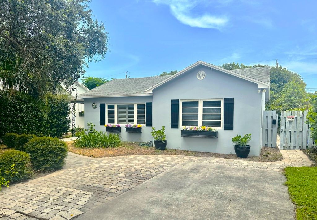 Photo of 920 N L Street #1, Lake Worth Beach, FL 33460 (MLS # R11065268)