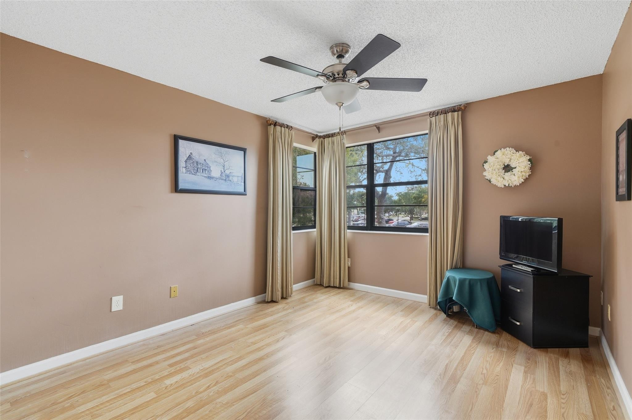 Fairfax/Kings Point - Residential