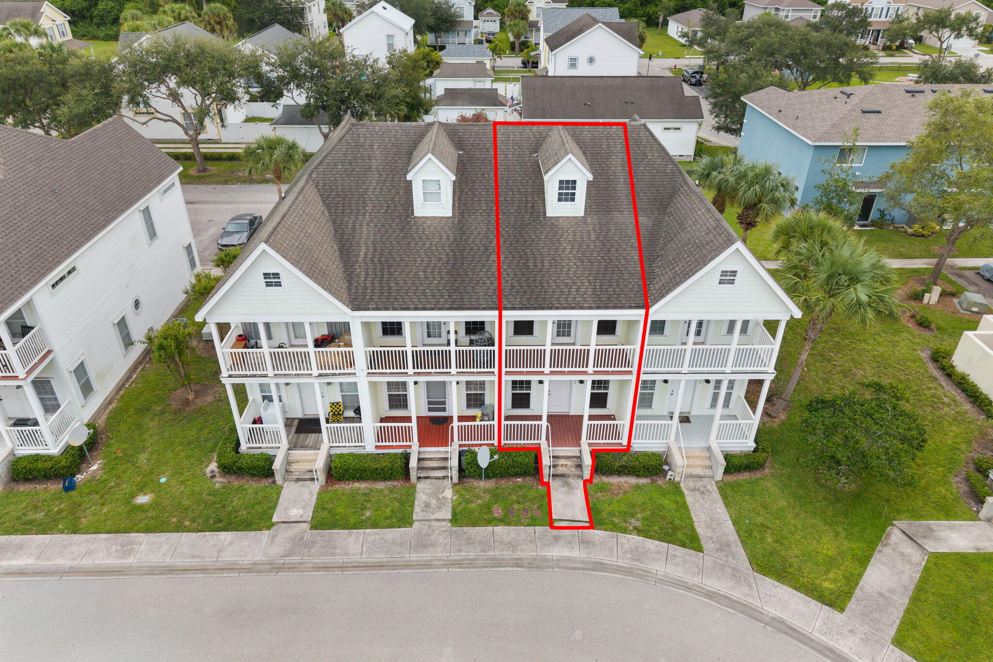 Are you ready for a quiet roomy 2 bedroom 2 1/2 bath townhouse in this hidden gem community? It features SS and black appliances, crown molding throughout, wood and vinyl plank flooring, ceiling fans, plenty of cabinet space dinning room is open to the kitchen, The upstairs bedrooms has walkout patio with a view to the courtyard. Great place to go for walks with your pets or plenty of room for children to play away from traffic.
