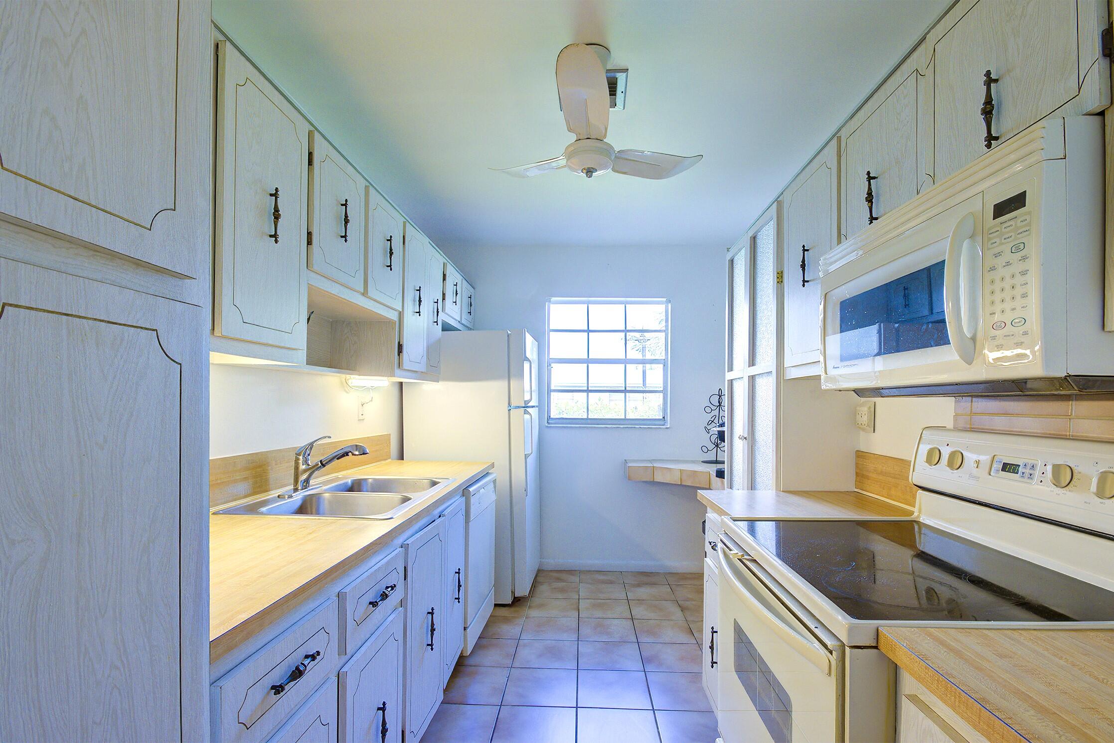 HIGH POINT OF DELRAY WEST CONDO SEC 1&2 - Residential