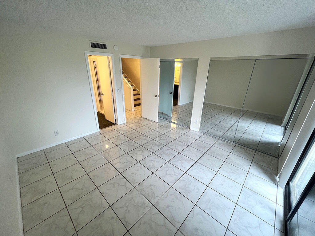 2828 Tennis Club Drive 207