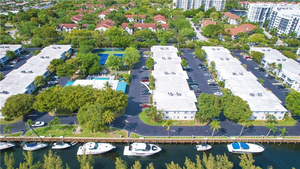 Bay Colony Club - Residential