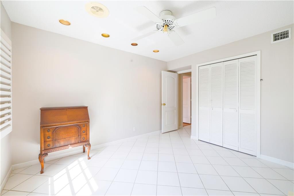 Bay Colony Club - Residential