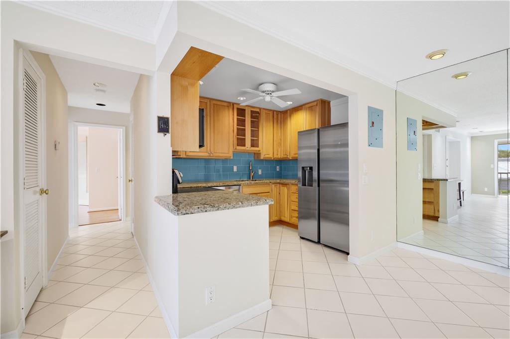 Bay Colony Club - Residential