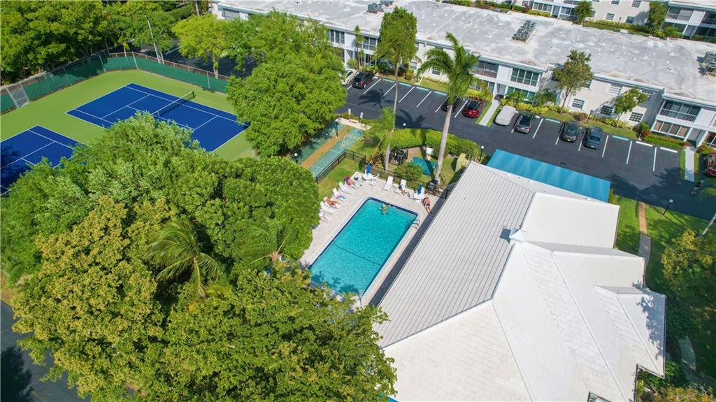 Bay Colony Club - Residential