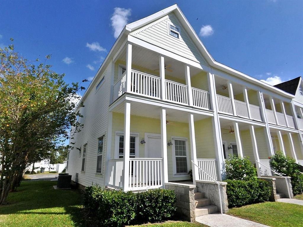 Photo of 3320 Monterey Square Square #101, Fort Pierce, FL 34982 (MLS # R10740884)