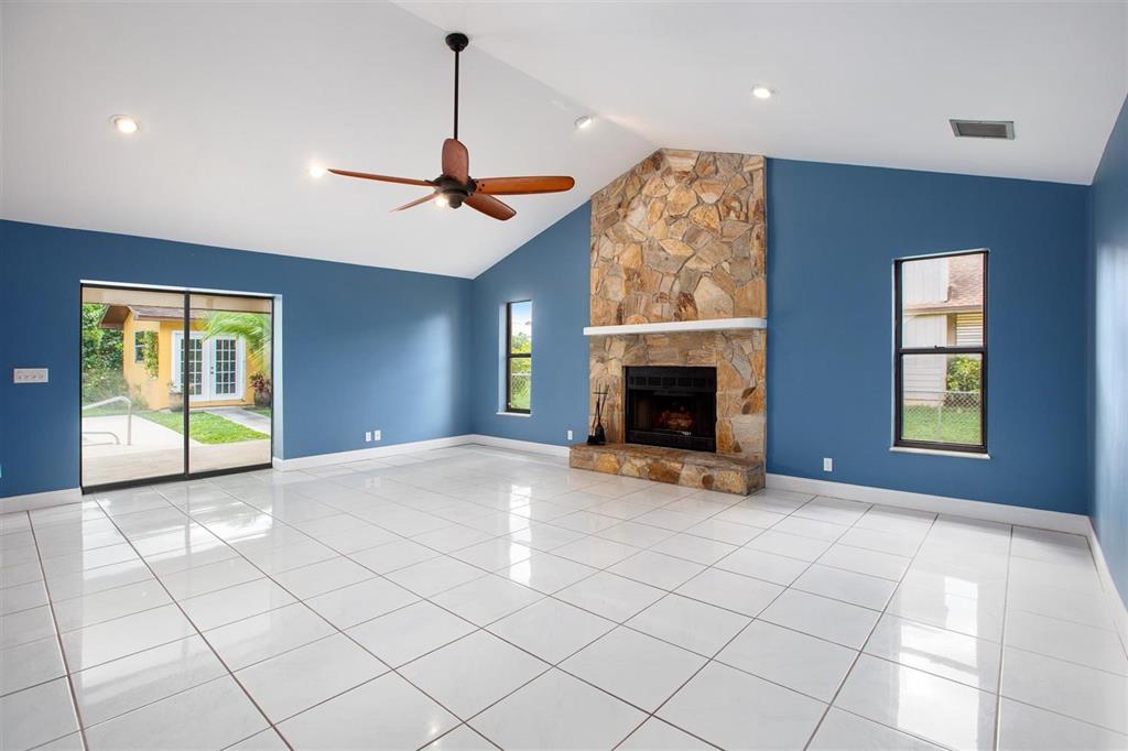 POINCIANA GARDENS SEC 4 - Residential