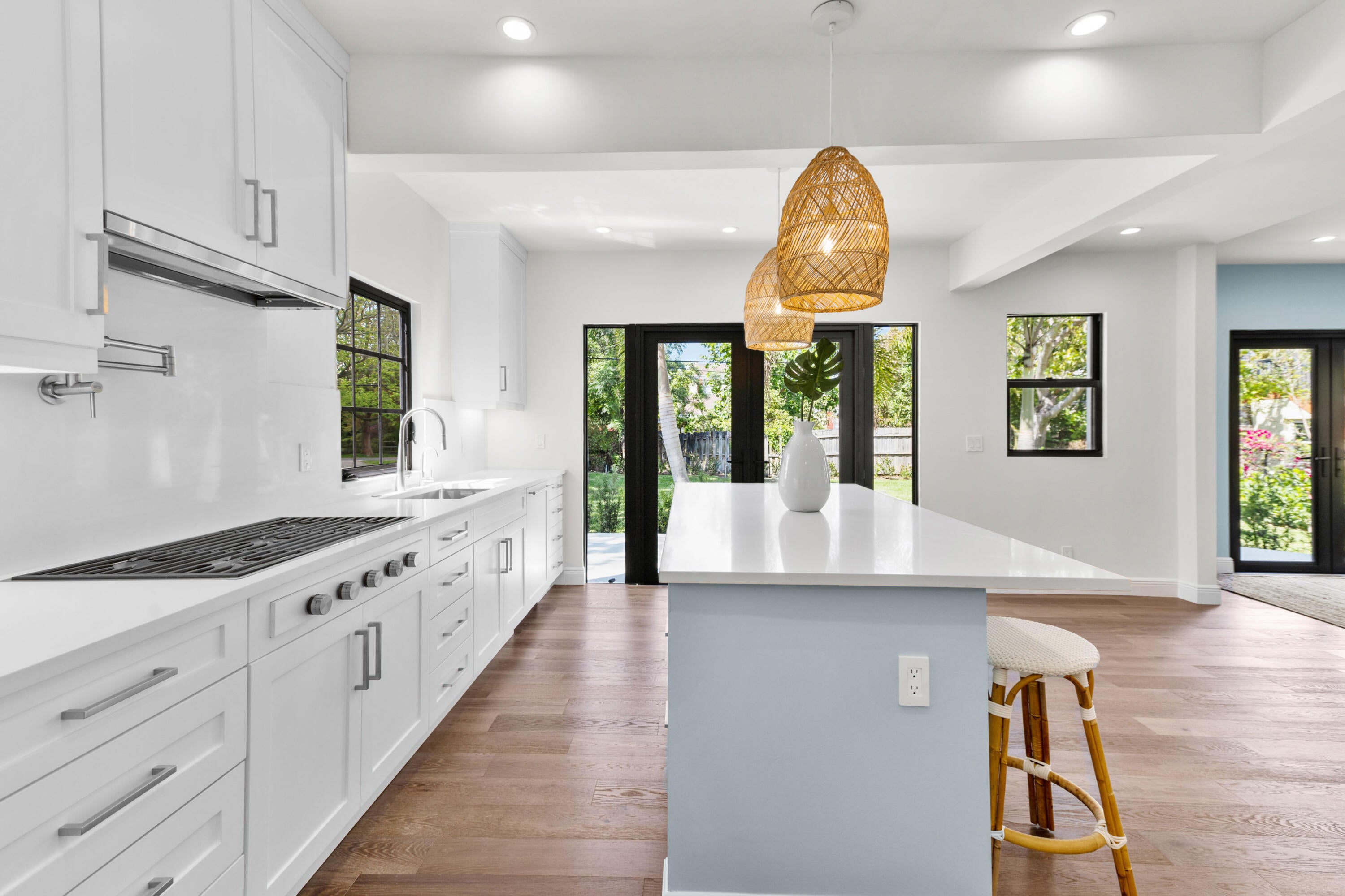 225 Monroe Drive, West Palm Beach, FL, 33405/$3,990,000 4 225 Monroe Drive