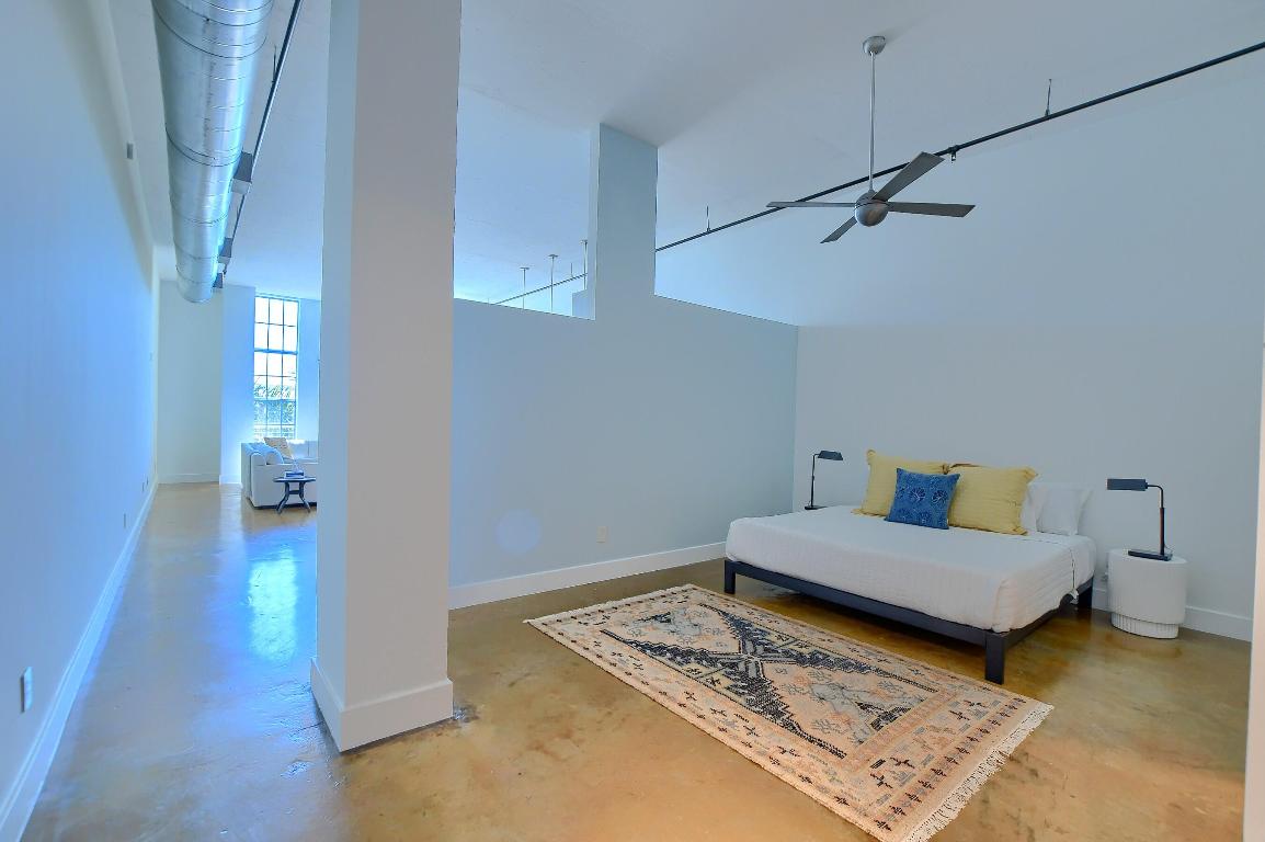 180 NE 4th Avenue 406