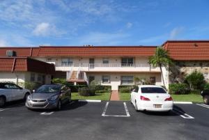 Come make this your new home. Quiet beautiful community overlooking Commons Park in RPB. You can see the Fireworks from the balcony. Newly updated Condo offers Clubhouse, Tennis, Community Pool and use of Clubhouse for parties, showers and more.