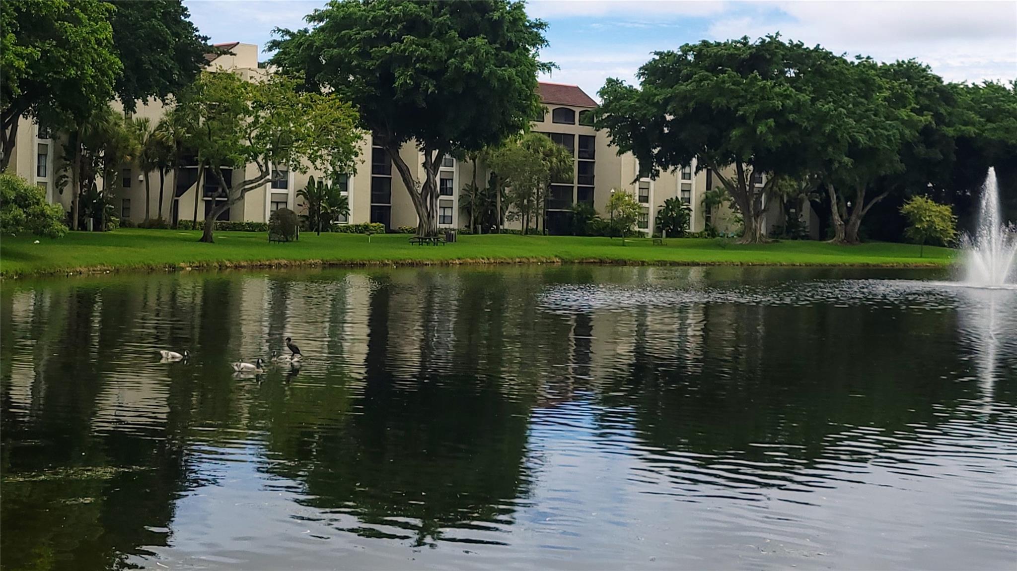 LIVE YOUR BEST LIFE IN THIS INCREDIBLE 2 BEDROOM 2 BATH UPDATED RENTAL IN THE HEART OF DELRAY BEACH. COMPLETE WITH AN INSIDE LAUNDRY ROOM. ENJOY YOUR MORNING COFFEE ON A LARGE SCREENED IN PATIO, OVERLOOKING A PICTURESQUE LAKE VIEW. FABULOUS COMMUNITY AND AMENITIES. ENJOY MORNING WALKS AROUND THE LAKE. JUST A STONES THROW FROM THE CLUBHOUSE, GYM, POOL AND SPA. YOU'LL HAVE SO MANY RESTAURANTS AND SHOPS TO CHOOSE FROM; ALL WITHIN A SHORT WALK OR BIKE RIDE. EASY ACCESS TO DELRAY'S WORLD CLASS BEACH AND RENOWED DOWNTOWN AREA, WITH MORE SUPERB SHOPS AND DINING OPTIONS. COMMUTING ANYWHERE IS A BREEZE WITH EASY ACCESS TO i95 AND TRI-RAIL. DON'T LET THIS ONE PASS YOU BY.