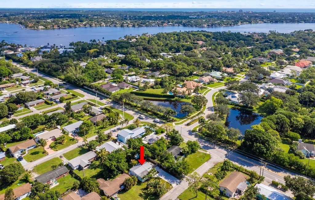 Photo of 5889 Williamson Road, Jupiter, FL 33458 (MLS # R10918859)