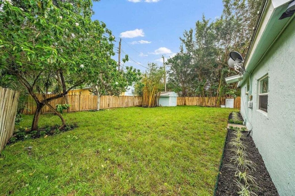 Photo of 5889 Williamson Road, Jupiter, FL 33458 (MLS # R10918859)