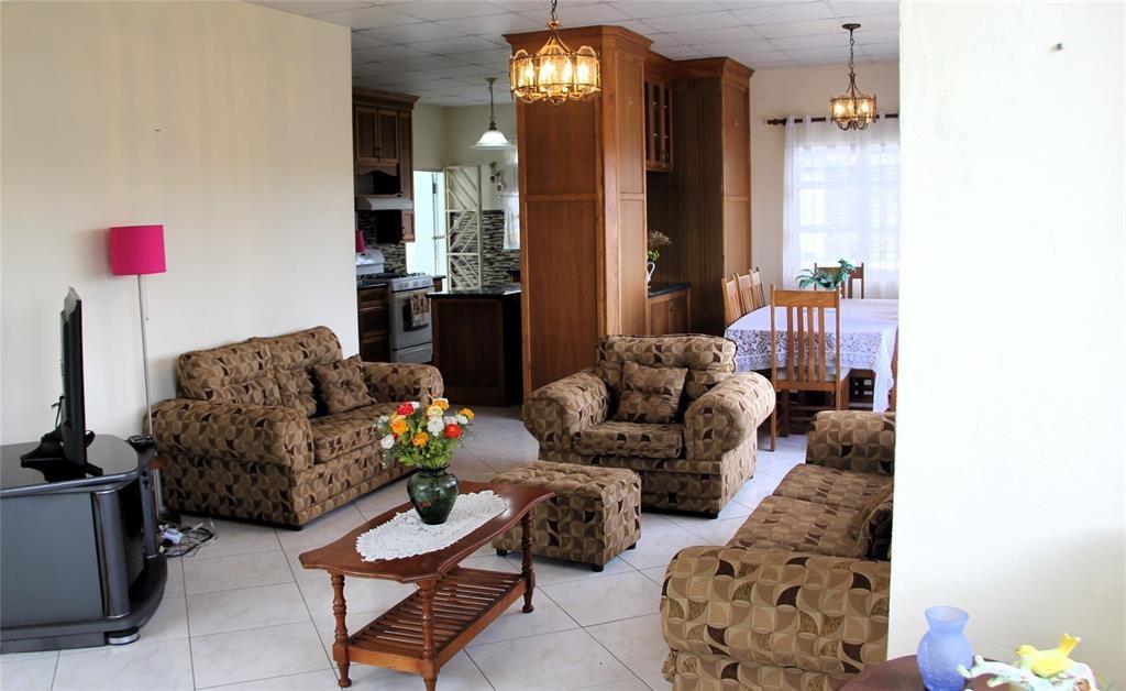 DUNCAN VILLAGE - Residential