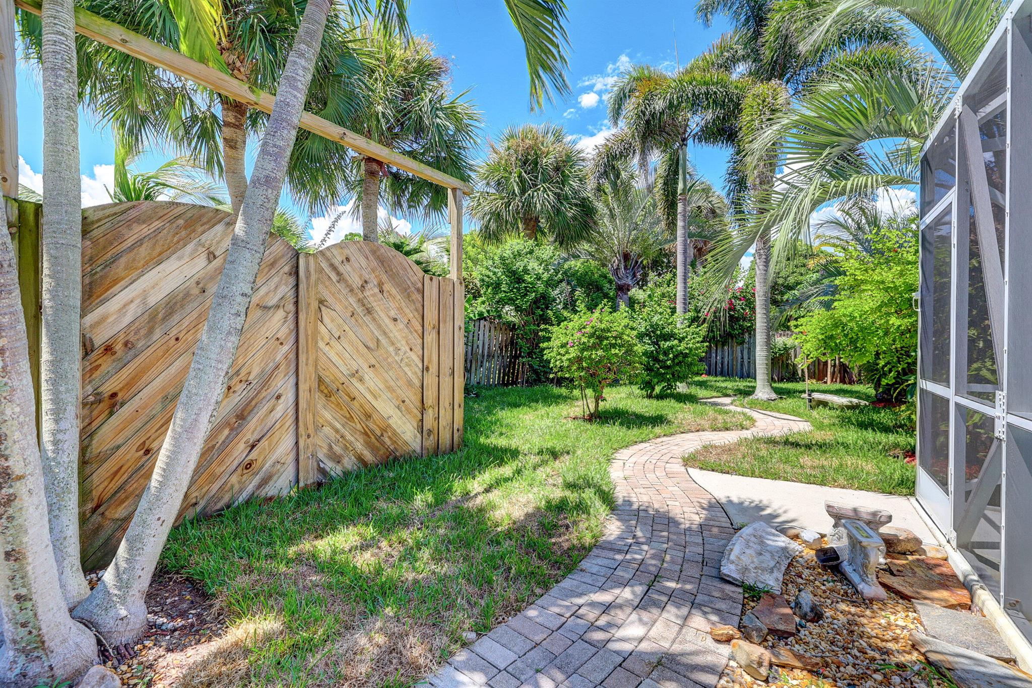 SURFSIDE UNIT 1 SUBDIVISI - Residential