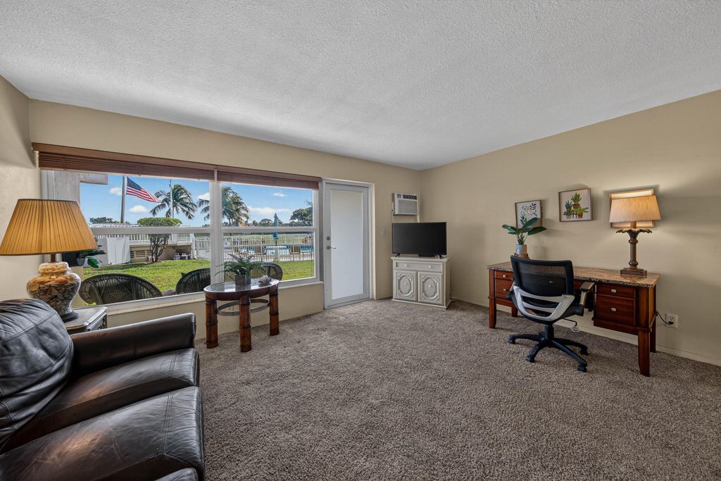 Photo of 4836 NE 23rd Avenue #4, Fort Lauderdale, FL 33308 (MLS # B26000056)