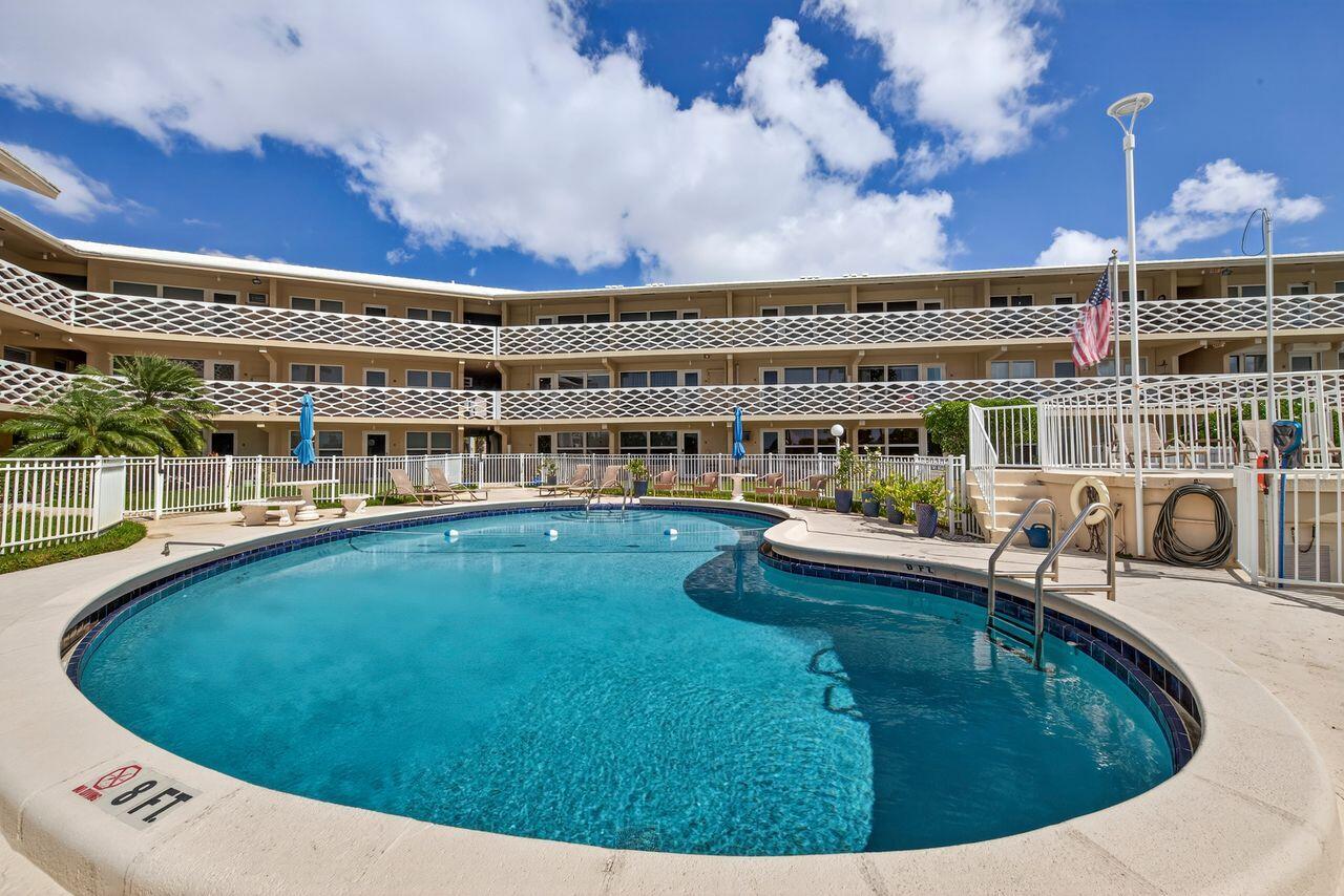 COUNTRY CLUB TERRACE CO-OP - Residential