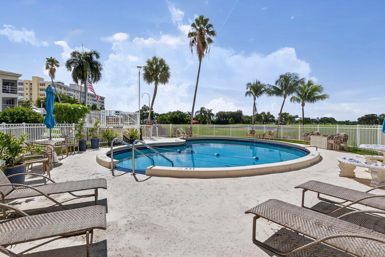 COUNTRY CLUB TERRACE CO-OP - Residential