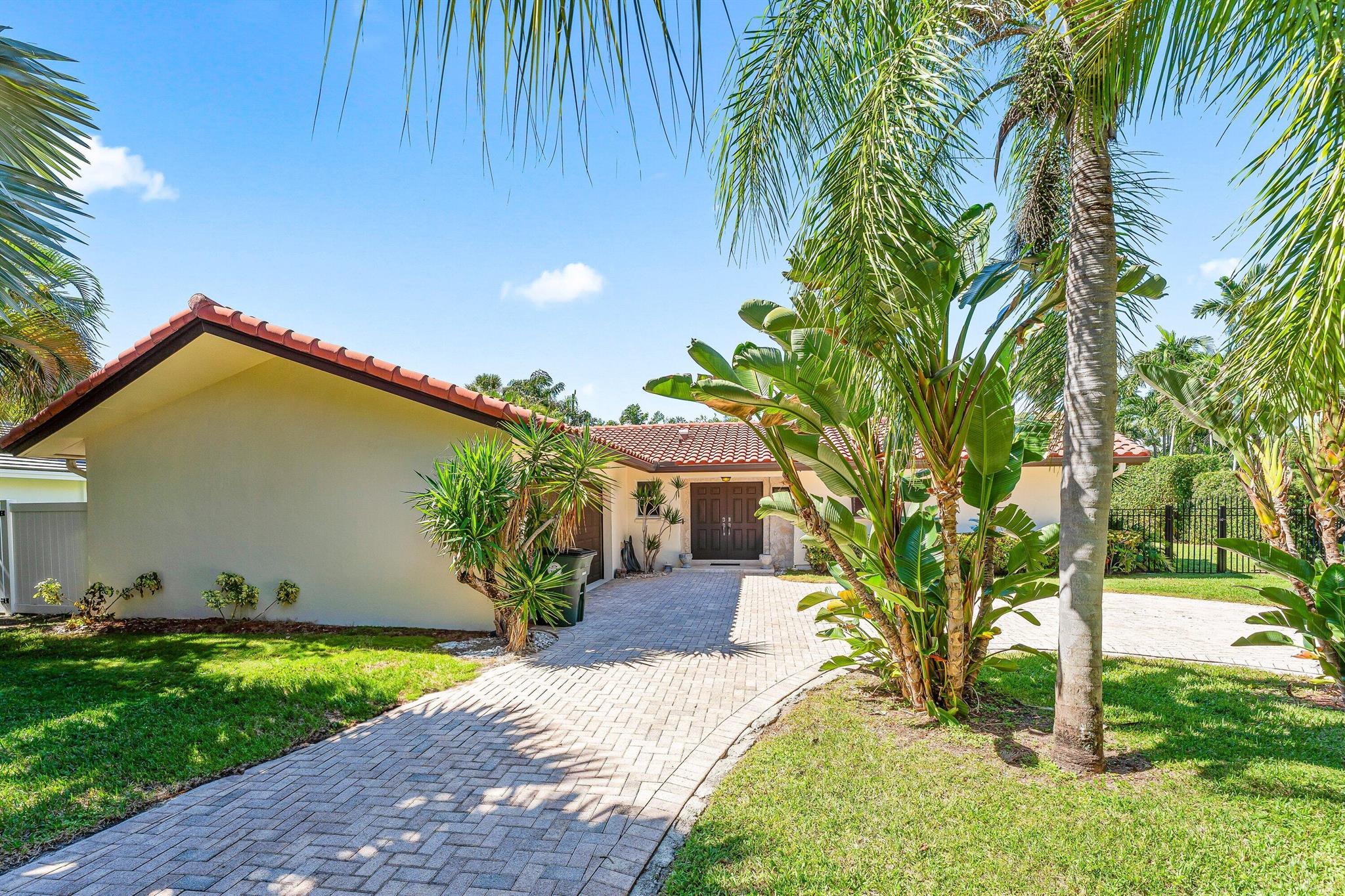 2301 Banyan Road