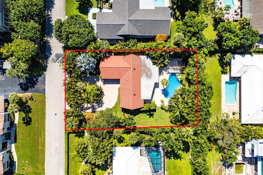 Photo of 2301 Banyan Road, Boca Raton, FL 33432 (MLS # R11135018)