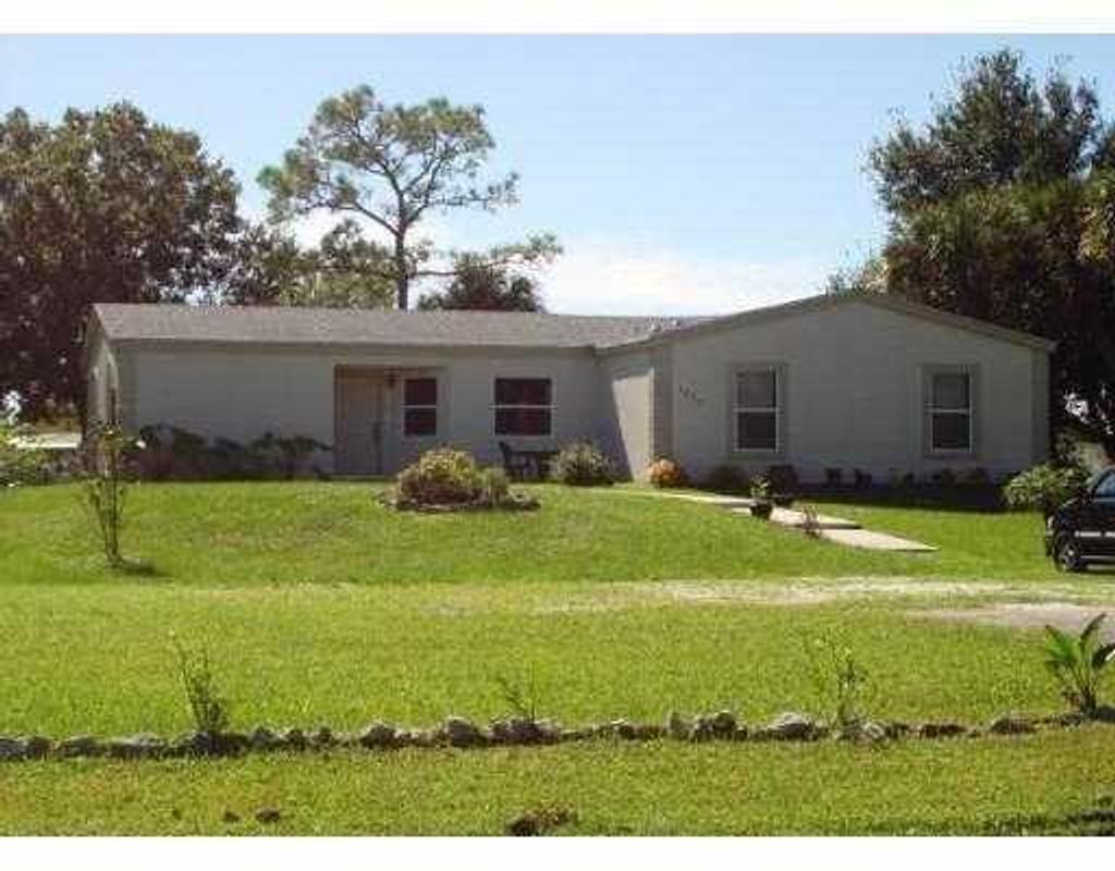 Photo of 7492 SW 40th Terrace, Palm City, FL 34990 (MLS # R10883804)