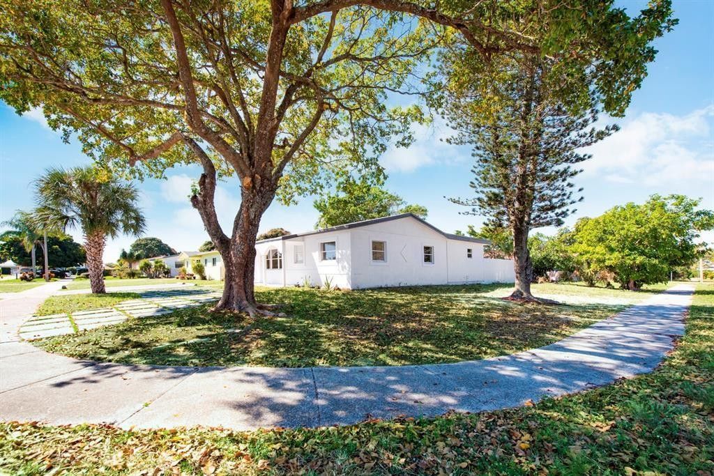 Photo of 1031 SW 6th Way, Deerfield Beach, FL 33441 (MLS # B26008534)