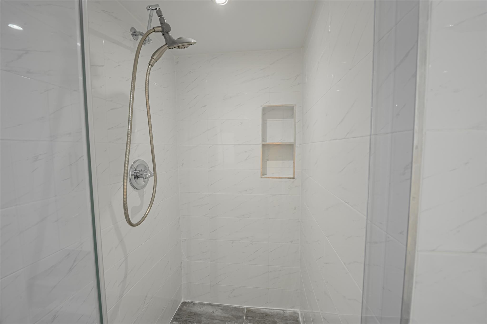 GOLDEN ISLES SEC C - Residential Lease