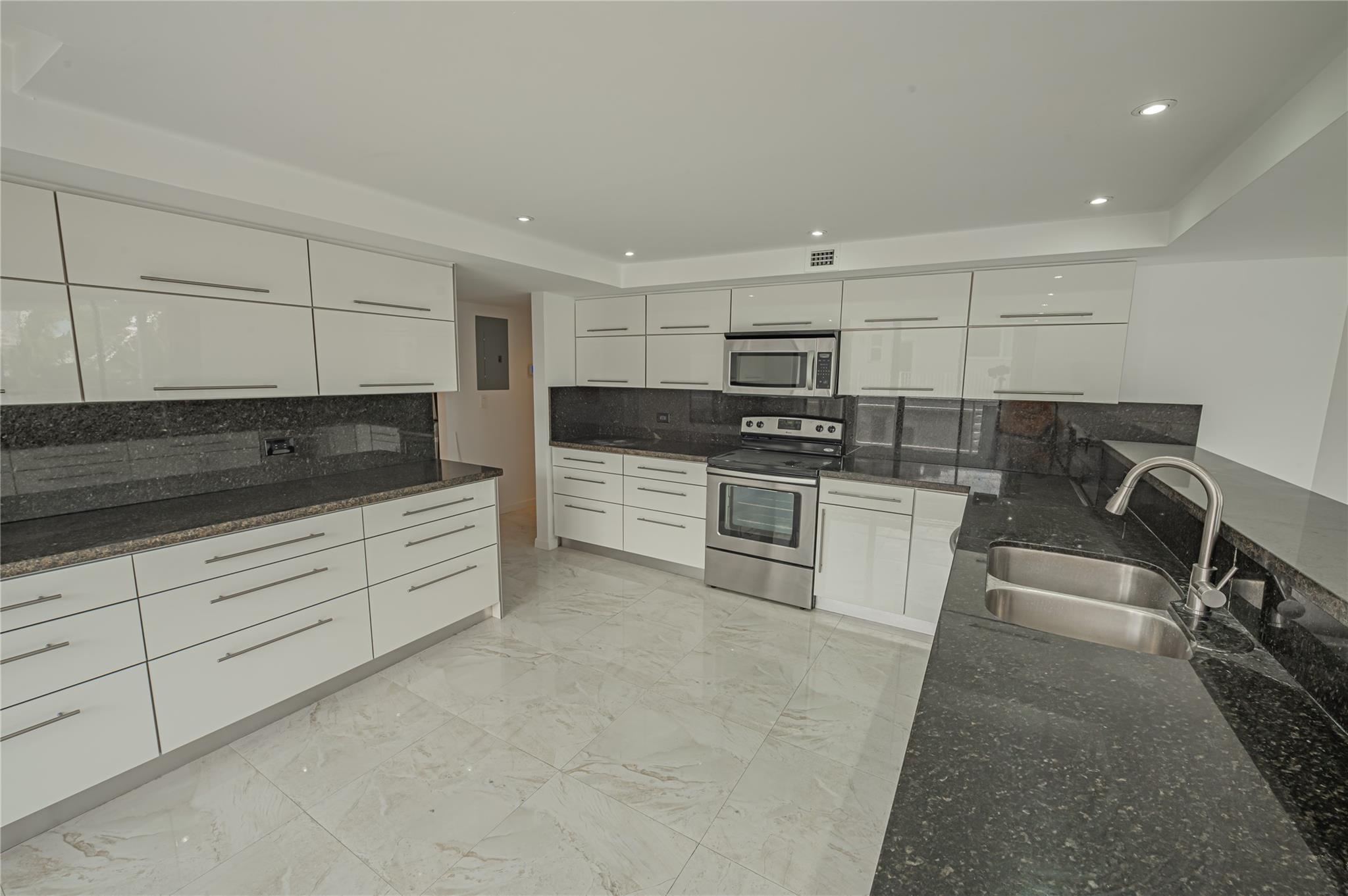 GOLDEN ISLES SEC C - Residential Lease