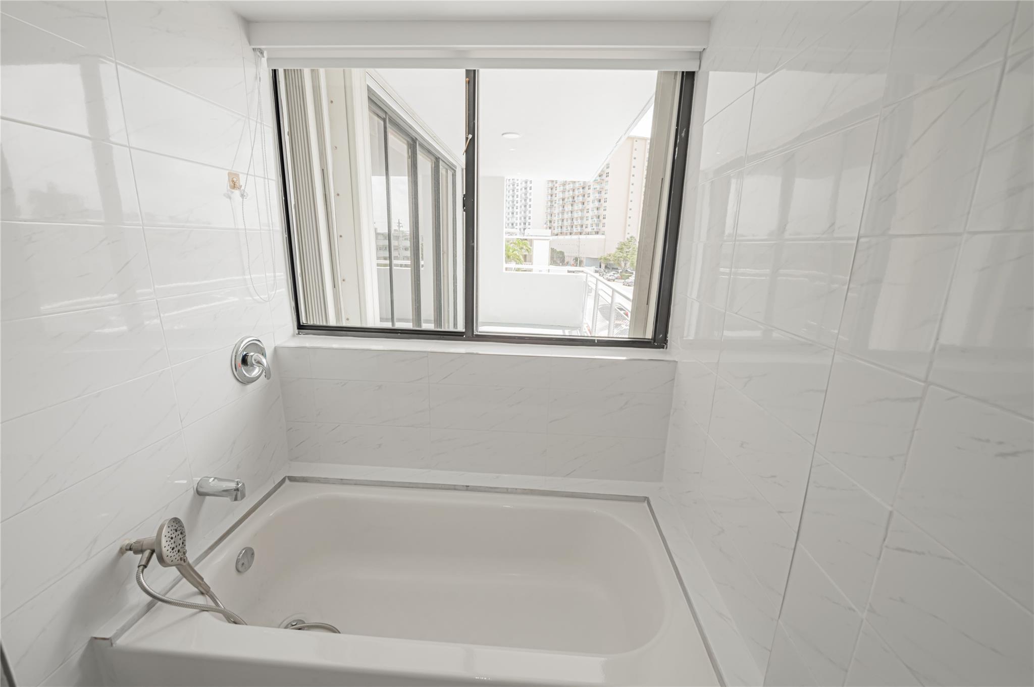 GOLDEN ISLES SEC C - Residential Lease
