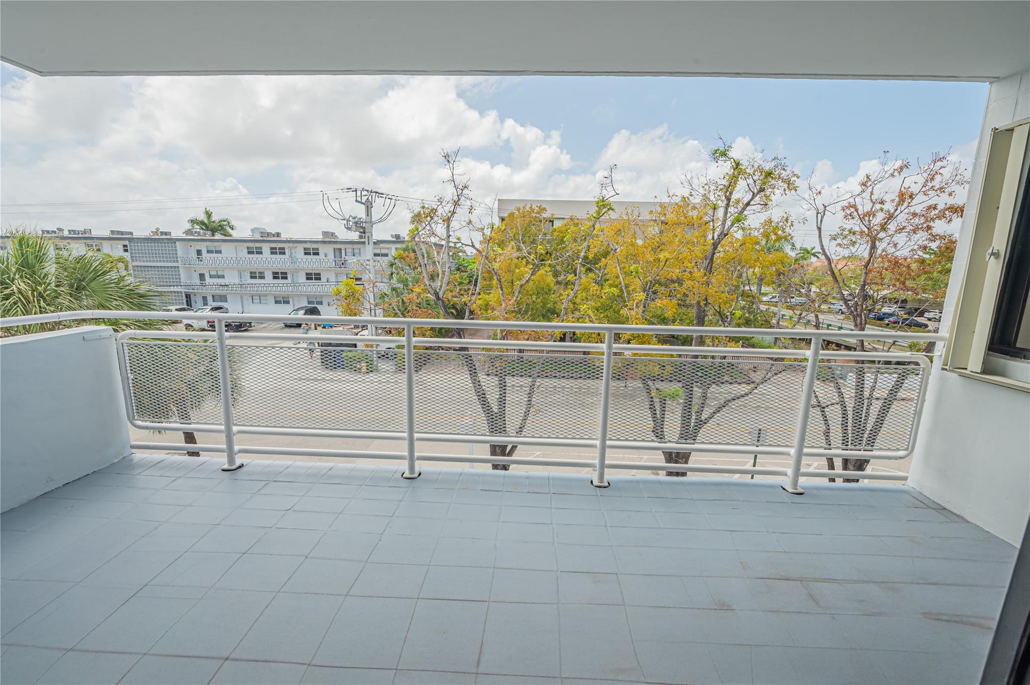 GOLDEN ISLES SEC C - Residential Lease