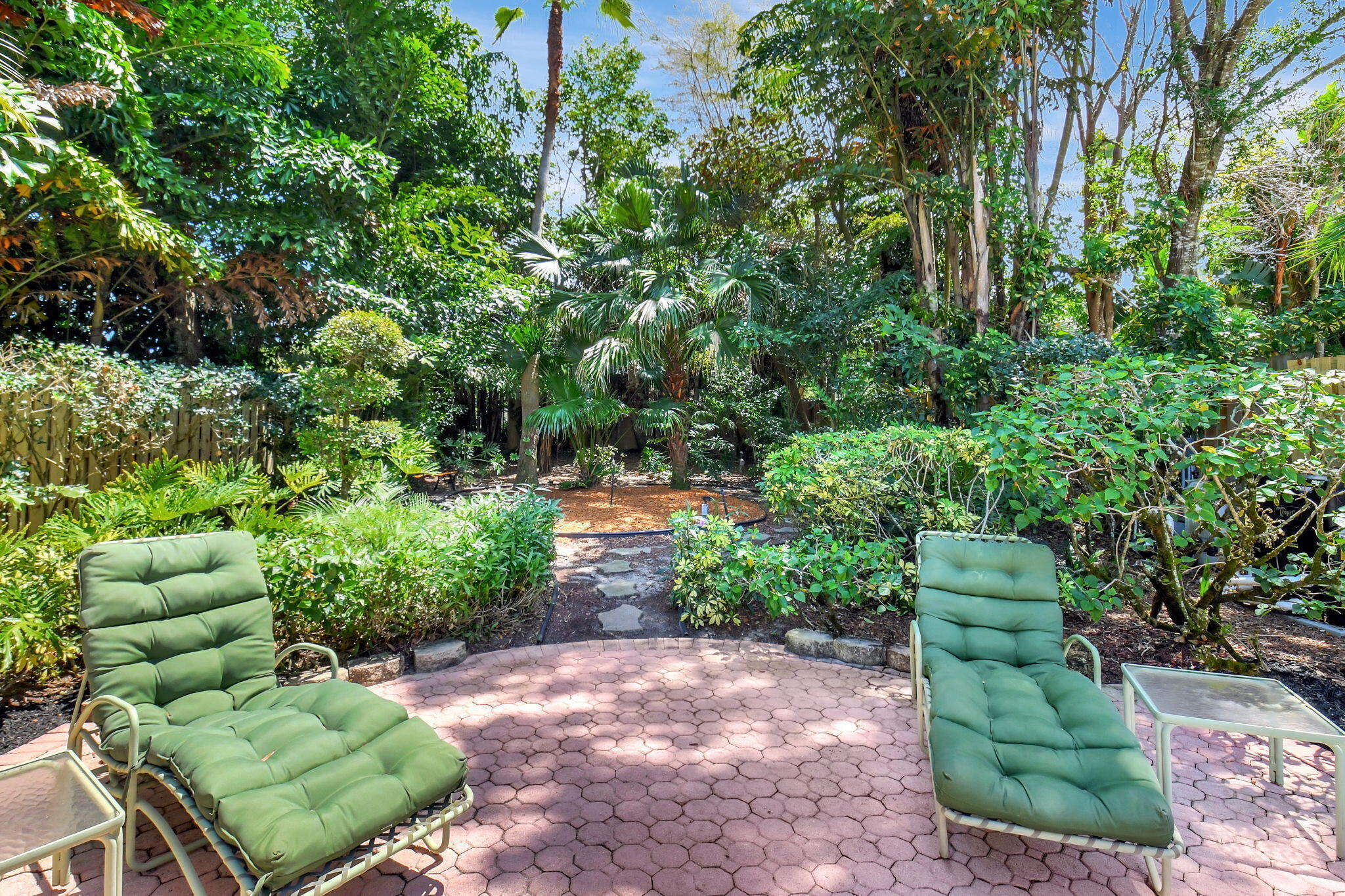 BANYANS - Residential