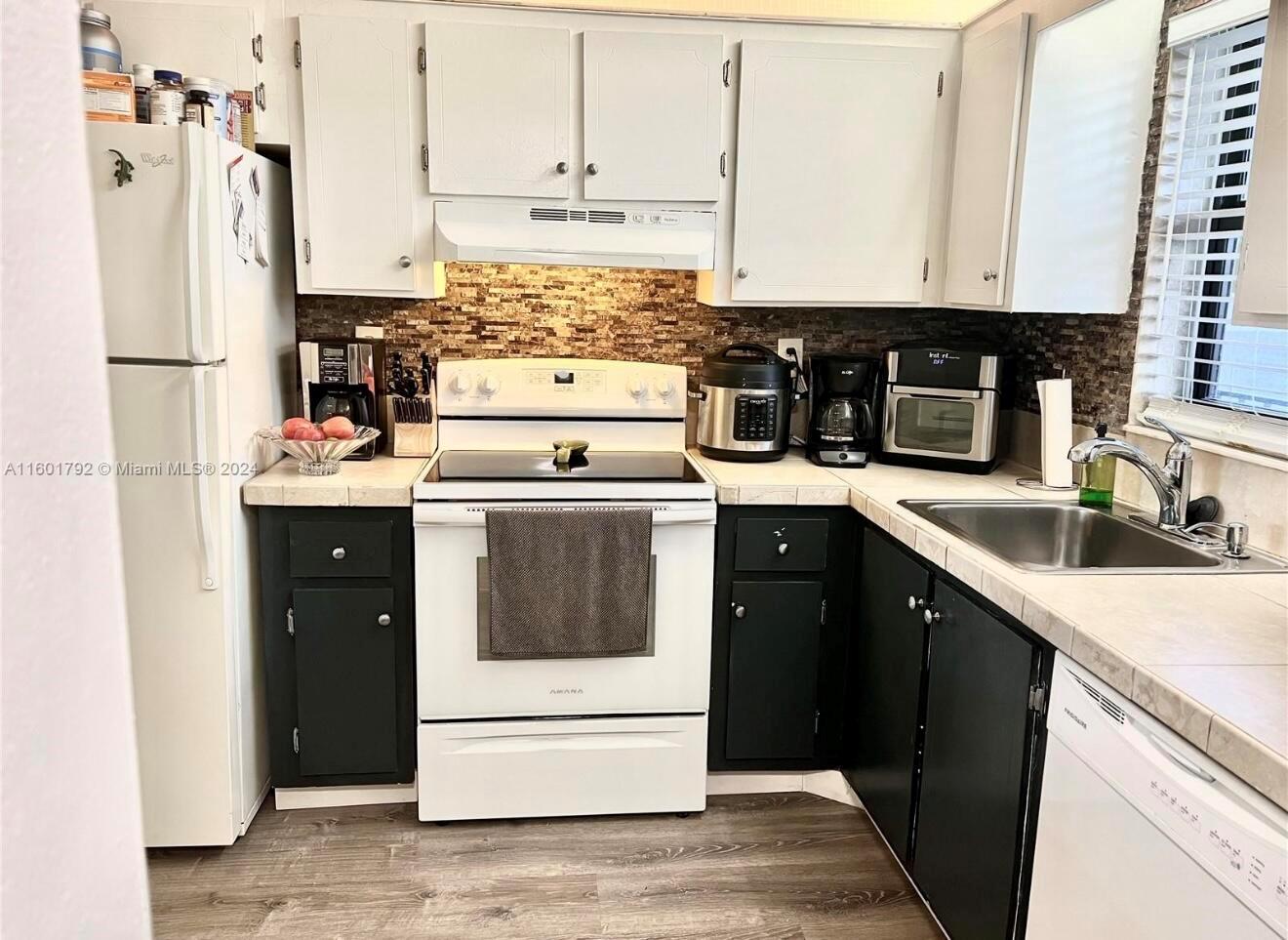 ISLE OF SANDALFOOT CONDO - Residential Lease