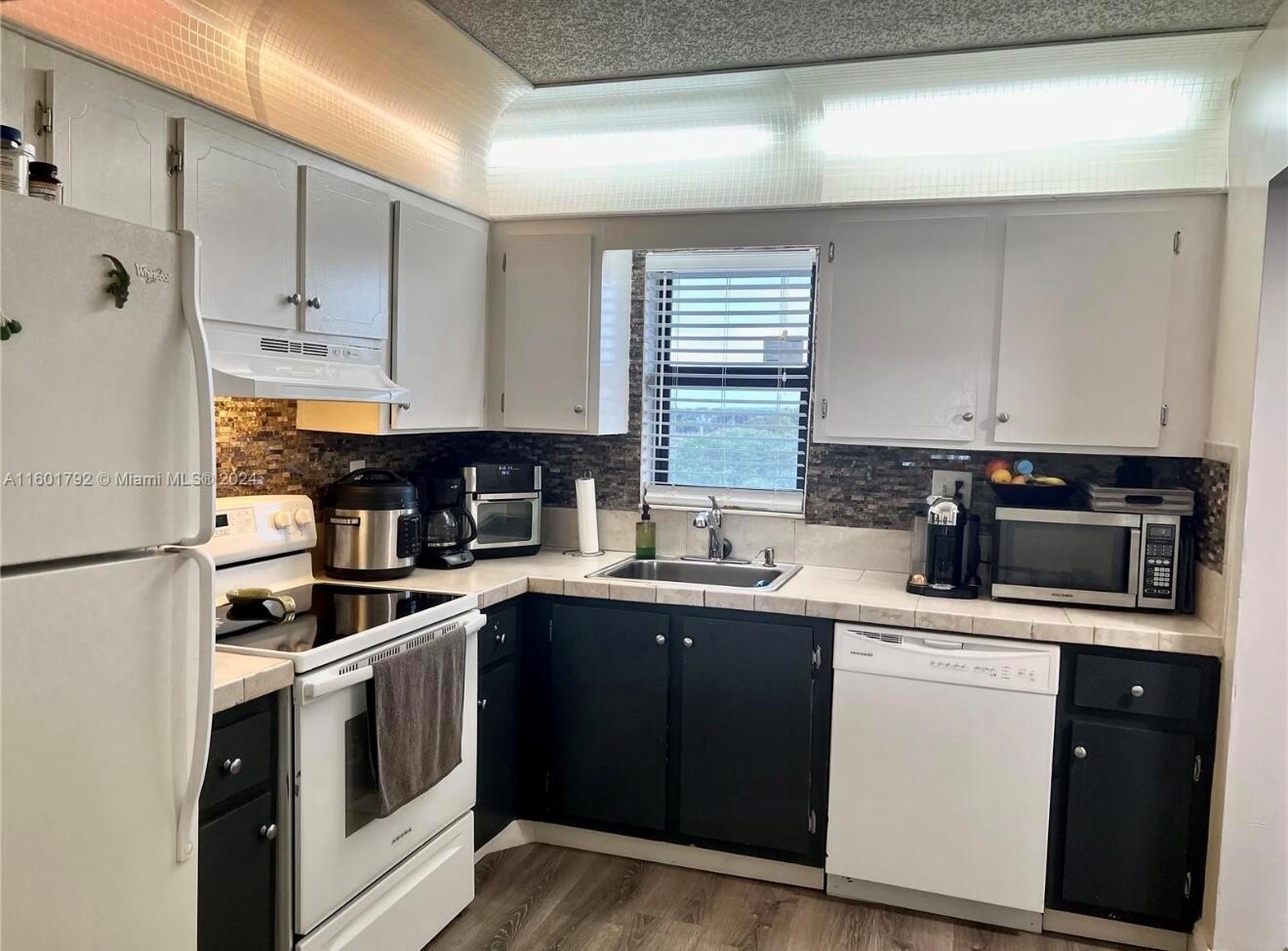 ISLE OF SANDALFOOT CONDO - Residential Lease