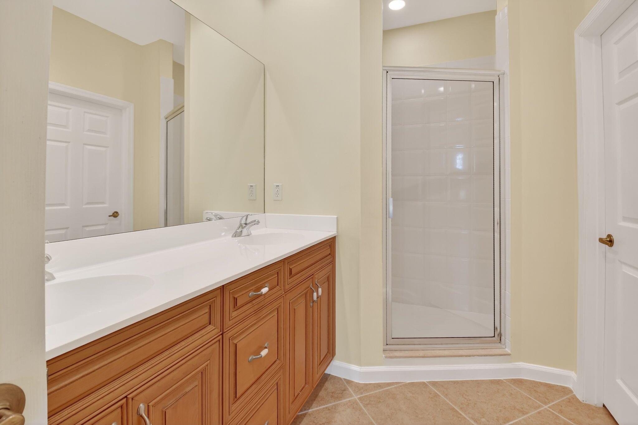 PINES OF BOCA BARWOOD CON - Residential